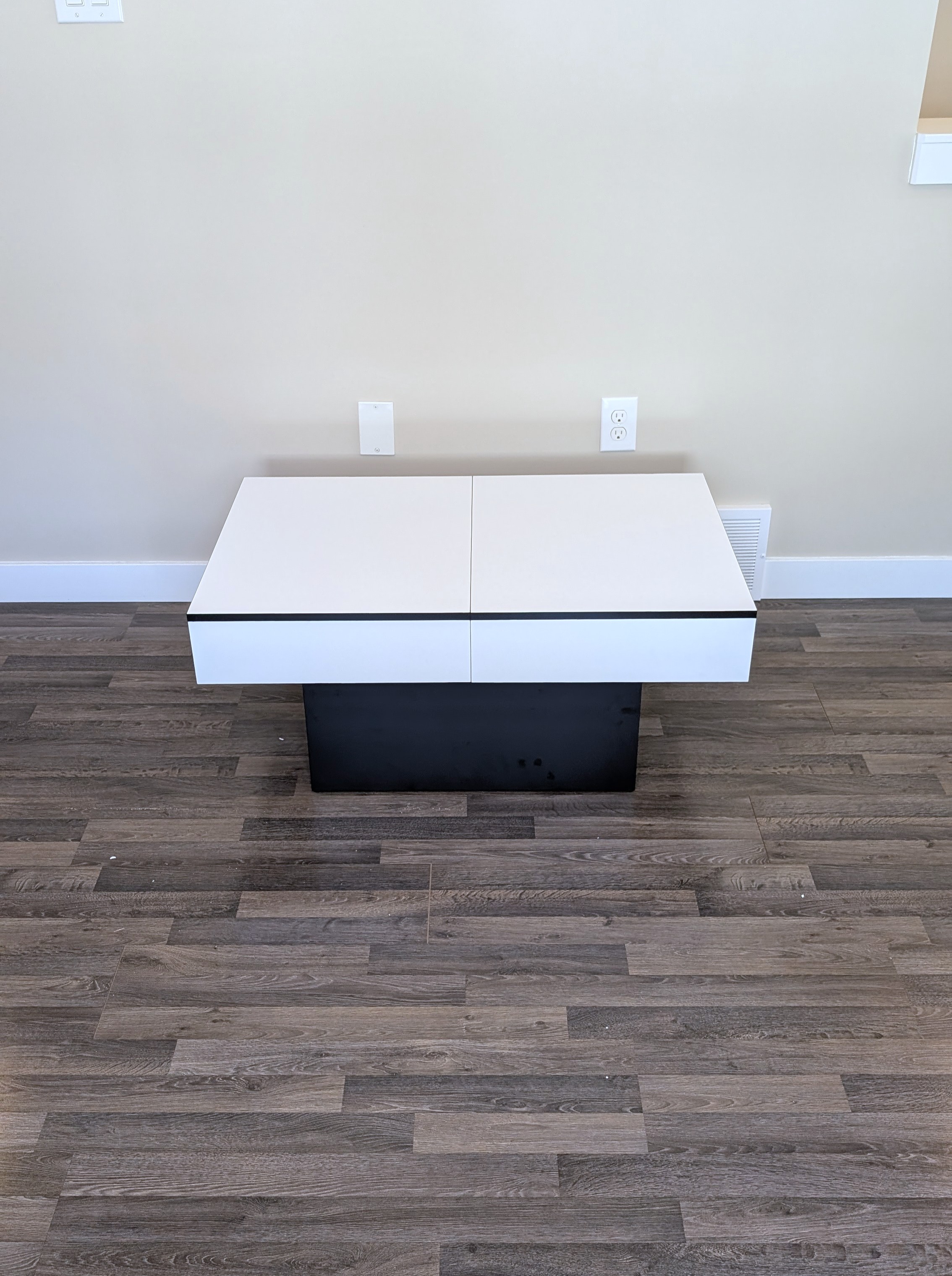 Magazine table assembled.